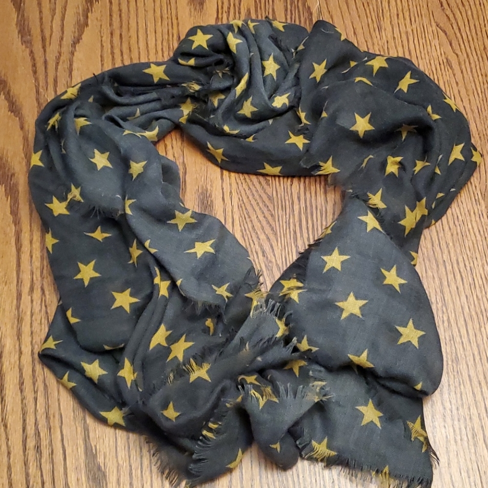 Ladies lightweight scarf approx 79" x 27"